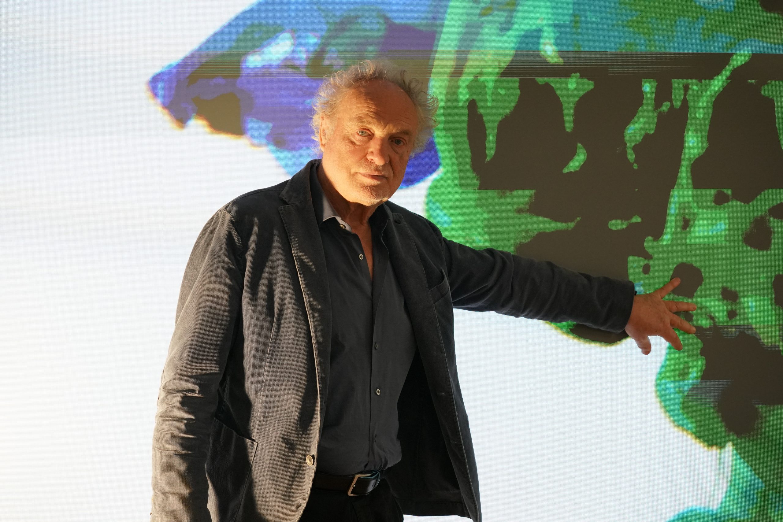 A Palazzo Bracci Pagani la mostra:“Paolo Buroni. Opere di Luce”
