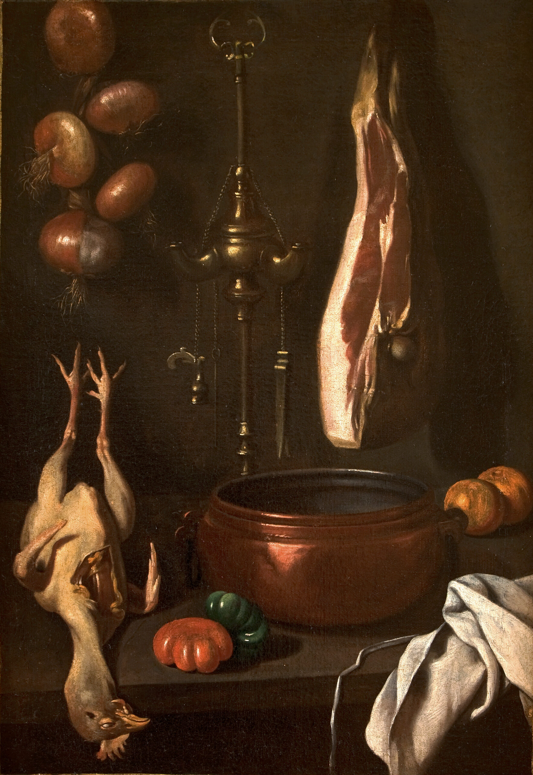 Natura morta con pollo, prosciutto, cipolle e vaso di rame