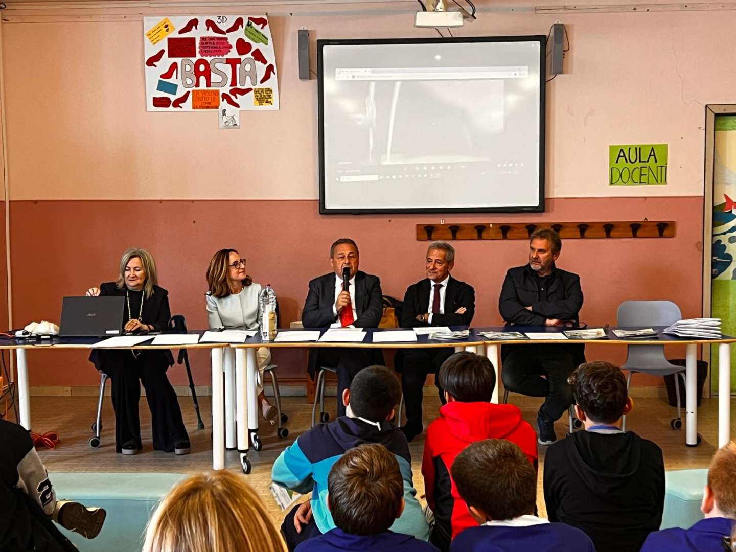 Torna l’album delle figurine “Ludus Flaminius”: un viaggio alla scoperta delle nostre radici per gli studenti delle scuole primarie